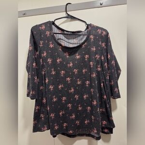 Chic Floral Women's Top - Black and Pink